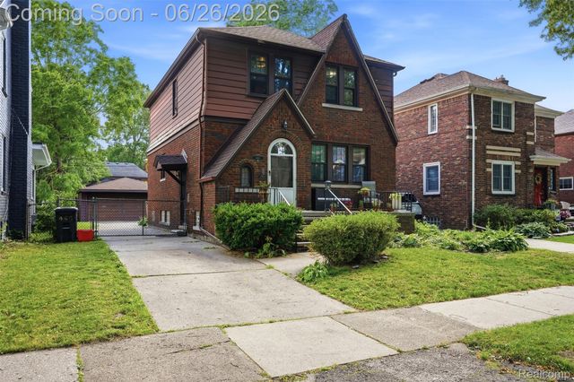 461 Manor Street, Grosse Pointe Farms, MI 48236