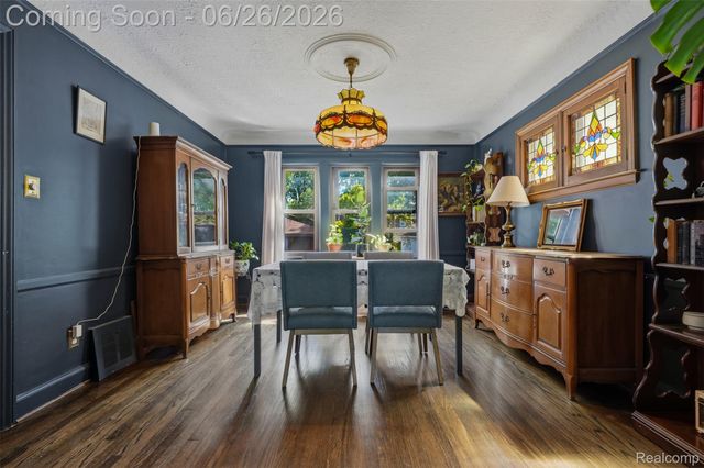 461 Manor Street, Grosse Pointe Farms, MI 48236