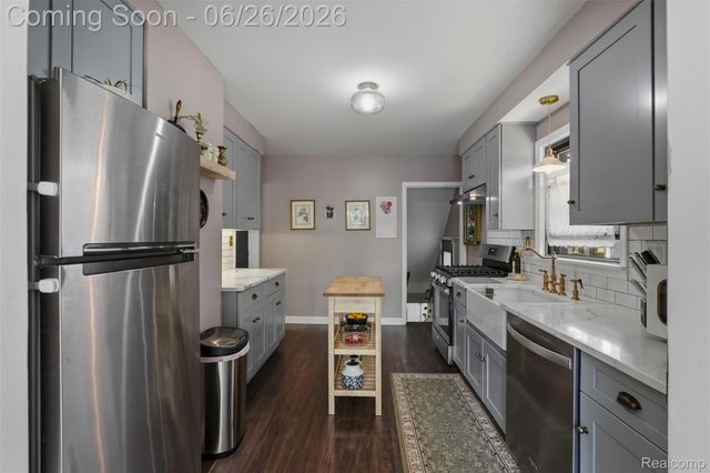 461 Manor Street, Grosse Pointe Farms, MI 48236