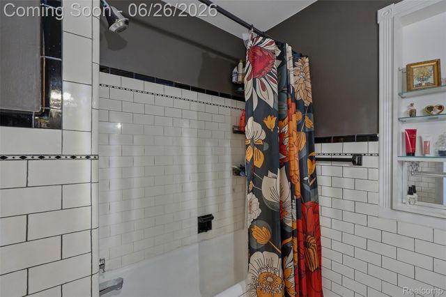 461 Manor Street, Grosse Pointe Farms, MI 48236