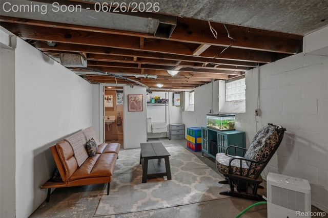 461 Manor Street, Grosse Pointe Farms, MI 48236