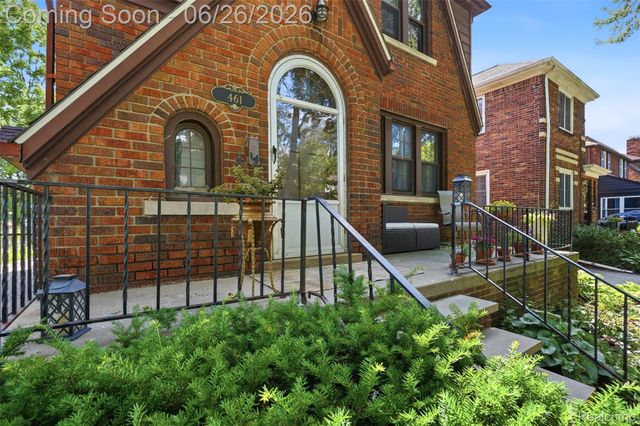 461 Manor Street, Grosse Pointe Farms, MI 48236
