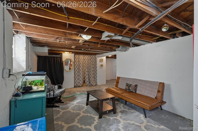 461 Manor Street, Grosse Pointe Farms, MI 48236