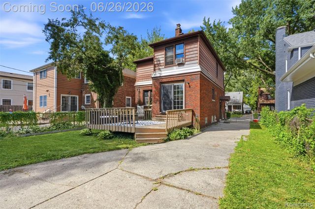 461 Manor Street, Grosse Pointe Farms, MI 48236