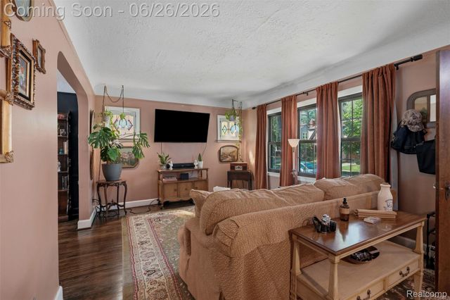 461 Manor Street, Grosse Pointe Farms, MI 48236