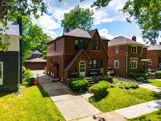 461 Manor Street, Grosse Pointe Farms, MI 48236