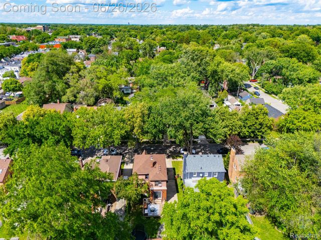 461 Manor Street, Grosse Pointe Farms, MI 48236