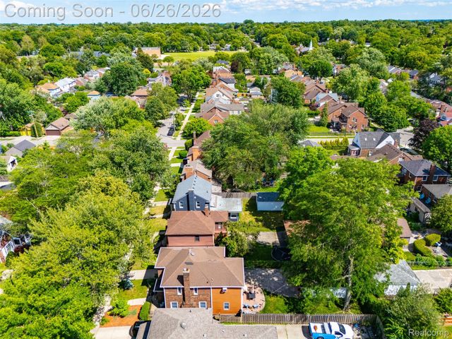 461 Manor Street, Grosse Pointe Farms, MI 48236