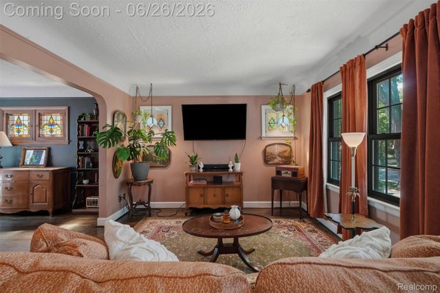 461 Manor Street, Grosse Pointe Farms, MI 48236