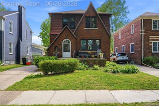 461 Manor Street, Grosse Pointe Farms, MI 48236