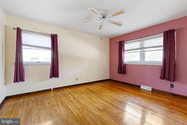 12 GRANVILLE LN, Newark, DE 19713