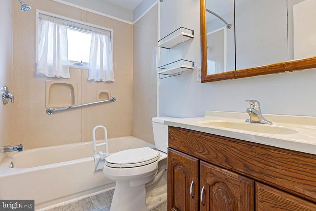 12 GRANVILLE LN, Newark, DE 19713