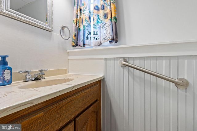 12 GRANVILLE LN, Newark, DE 19713