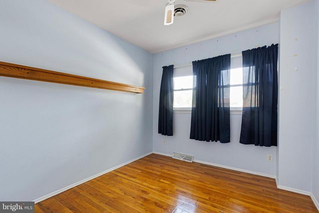 12 GRANVILLE LN, Newark, DE 19713