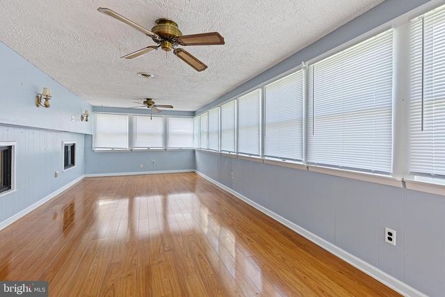 12 GRANVILLE LN, Newark, DE 19713