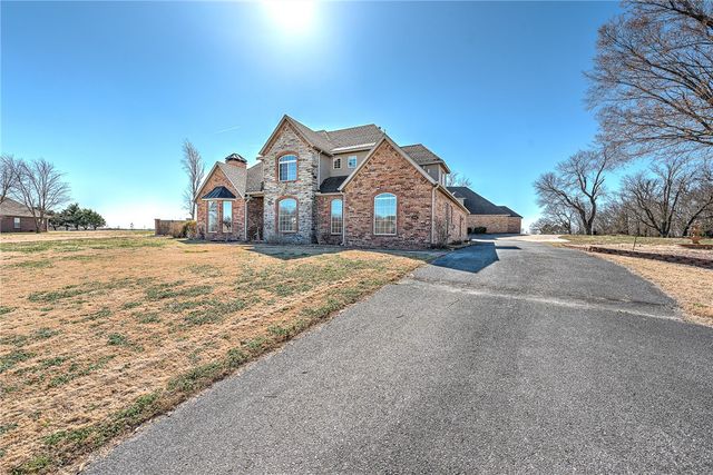 515 Candlelight Circle, Elm Springs, AR 72762