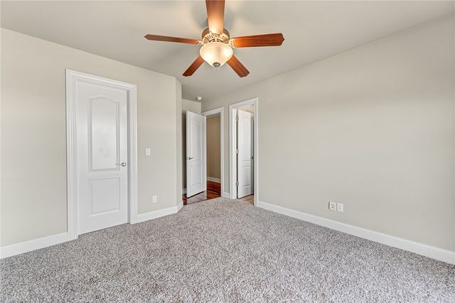 515 Candlelight Circle, Elm Springs, AR 72762