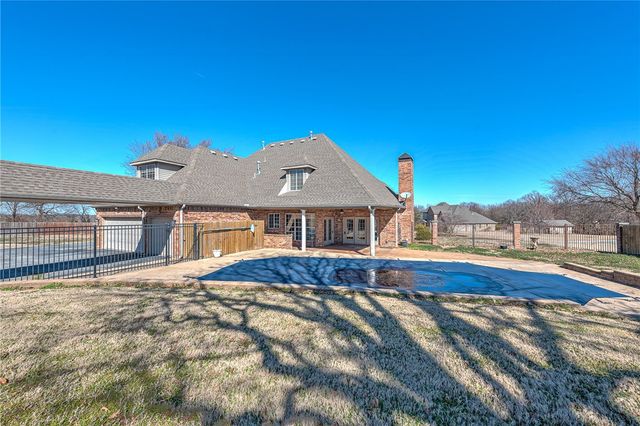 515 Candlelight Circle, Elm Springs, AR 72762