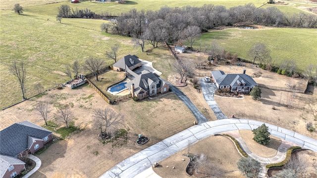 515 Candlelight Circle, Elm Springs, AR 72762