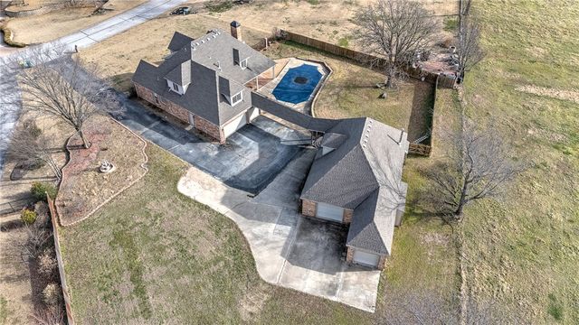 515 Candlelight Circle, Elm Springs, AR 72762