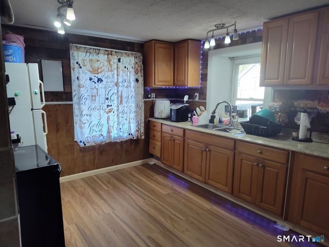 13 Rose Street, Norwich, CT 06360