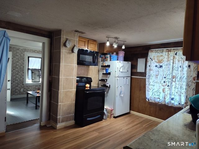 13 Rose Street, Norwich, CT 06360