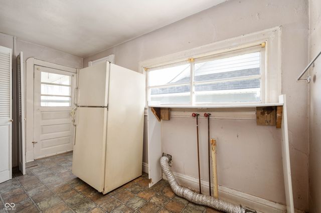 206 E John Street, Alexandria, IN 46001