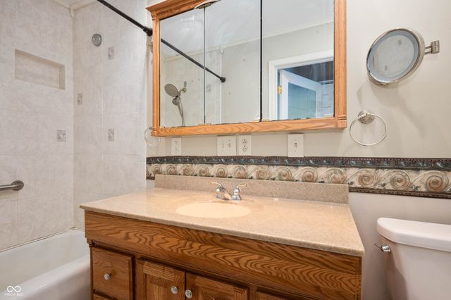 206 E John Street, Alexandria, IN 46001