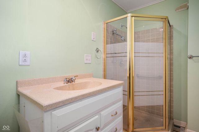 206 E John Street, Alexandria, IN 46001