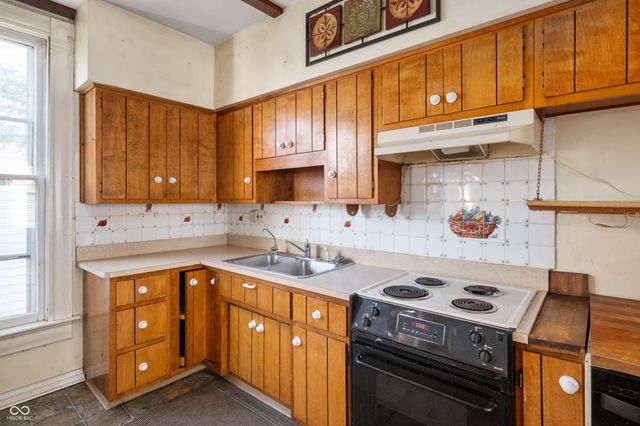 206 E John Street, Alexandria, IN 46001