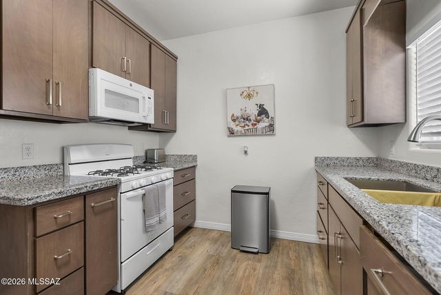 338 N West Street, Nogales, AZ 85621