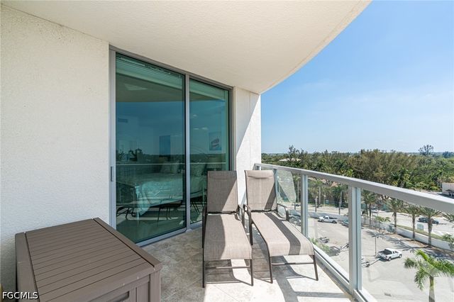 3000 Oasis Grand BLVD 801, Fort Myers, FL 33916