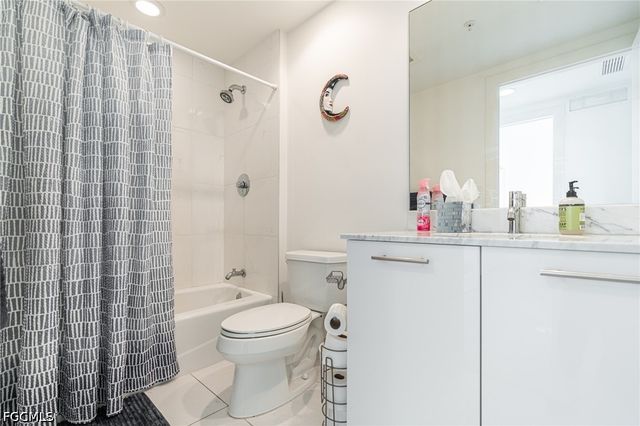 3000 Oasis Grand BLVD 801, Fort Myers, FL 33916