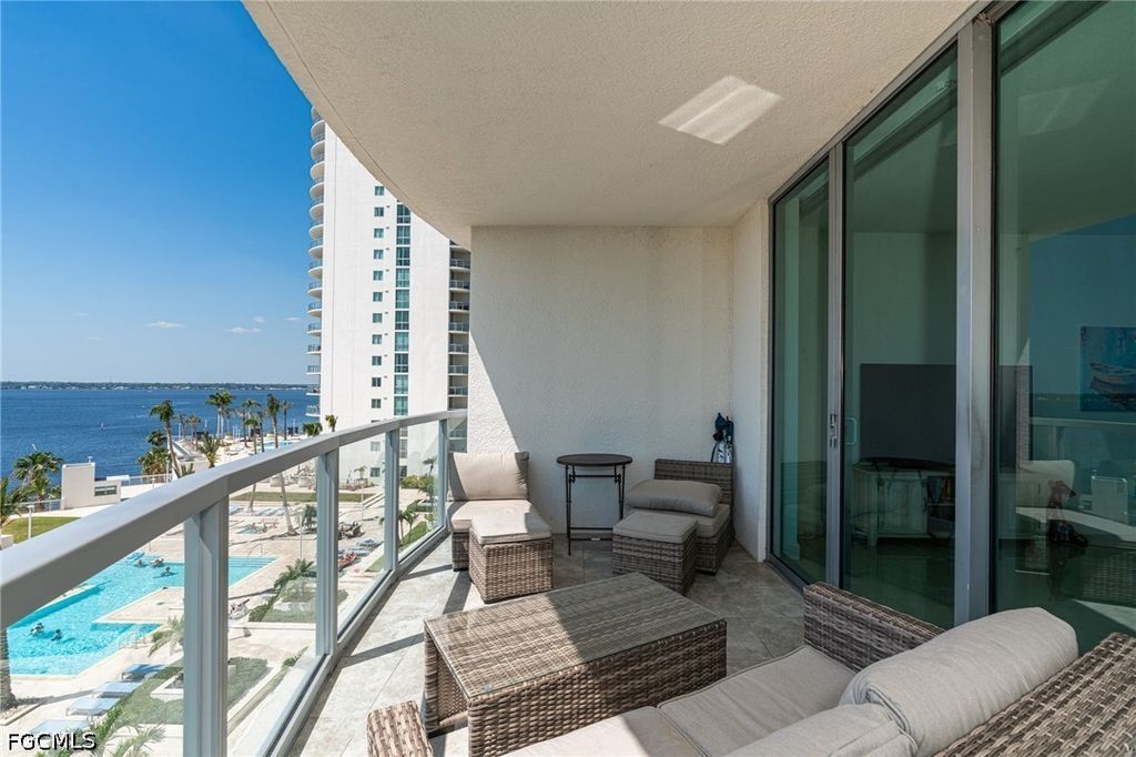 3000 Oasis Grand BLVD 801, Fort Myers, FL 33916