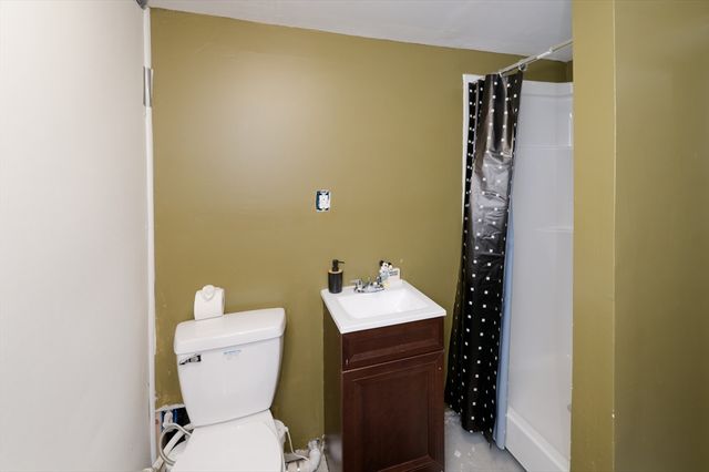 330 Mount Wayte Ave, Framingham, MA 01702