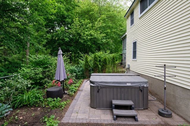 330 Mount Wayte Ave, Framingham, MA 01702