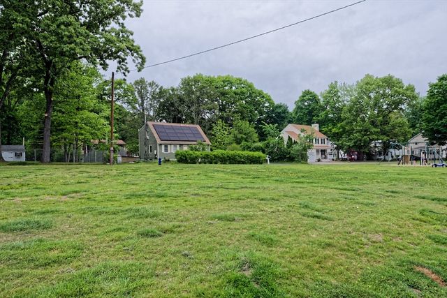 330 Mount Wayte Ave, Framingham, MA 01702