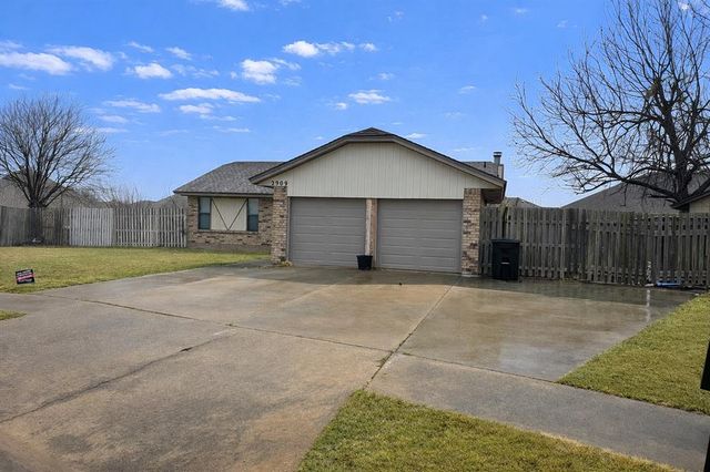 2909 Broadway Terrace, Moore, OK 73160