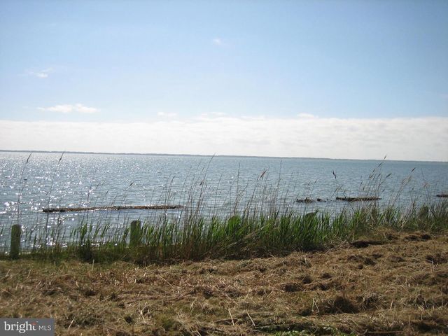 748 SEAVIEW ST, Greenbackville, VA 23356