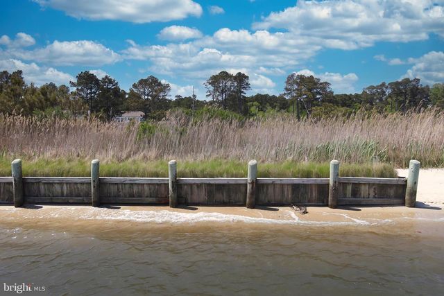 748 SEAVIEW ST, Greenbackville, VA 23356