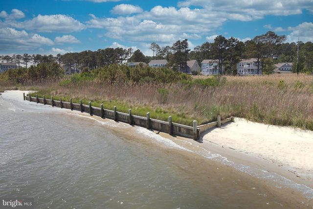 748 SEAVIEW ST, Greenbackville, VA 23356