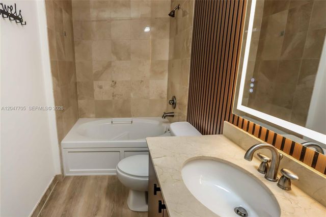 2100 Van Buren St 508, Hollywood, FL 33020