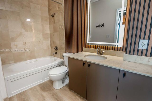 2100 Van Buren St 508, Hollywood, FL 33020