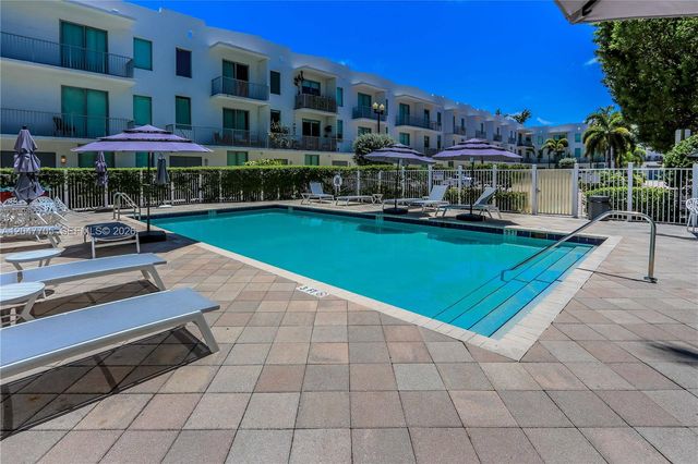 2100 Van Buren St 508, Hollywood, FL 33020