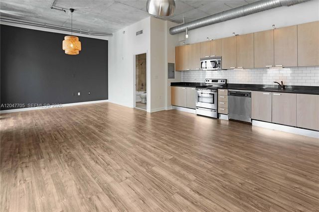 2100 Van Buren St 508, Hollywood, FL 33020