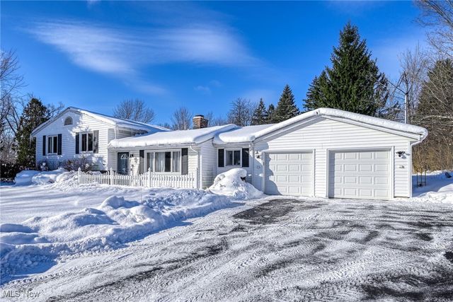 12586 Woodside Drive, Chesterland, OH 44026