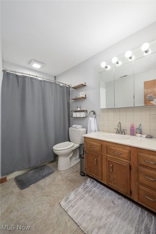 12586 Woodside Drive, Chesterland, OH 44026