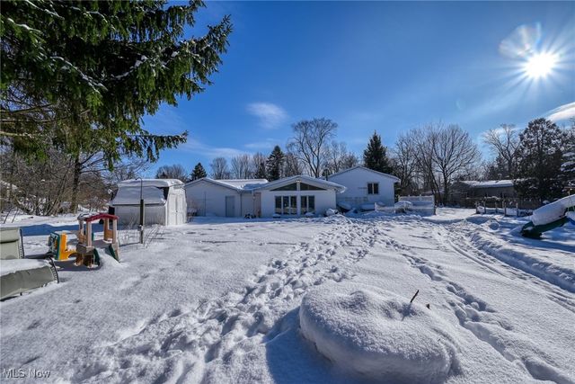 12586 Woodside Drive, Chesterland, OH 44026