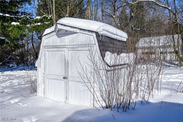 12586 Woodside Drive, Chesterland, OH 44026