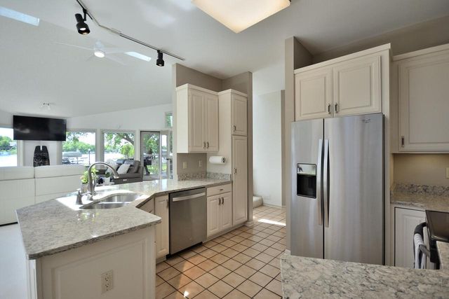 W339N5275 Road O, Nashotah, WI 53058